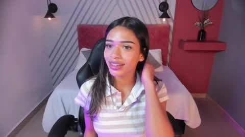Snapshot of britney_collins_ chatting on 06.06.26 britney_collins_ online show from 06.06.26