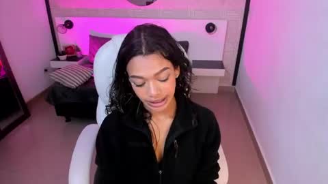 Snapshot of britney_collins_ chatting on 07.01.26 britney_collins_ online show from 07.01.26