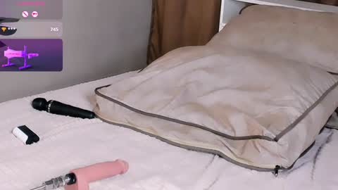 Britney online show from 02.05.25