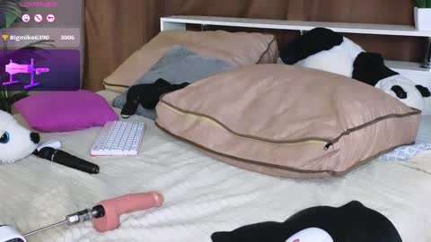 Britney online show from 02.27.25