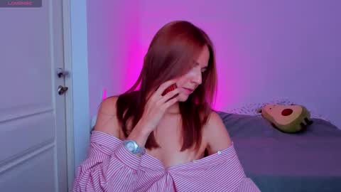 britneyhall online show from 09.30.25