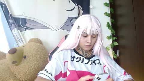 maru miaw   Please help me to reach 100 thumbs up online show from 12.20.25