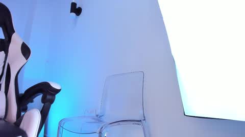 Snapshot of brittany_cute18 chatting on 02.18.25 online show from 02.18.25