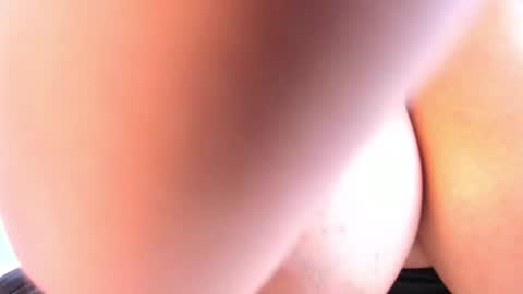 Snapshot of brittany_cute18 chatting on 02.26.25 online show from 02.26.25