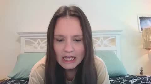 Snapshot of brittbratt24 chatting on 06.07.26 Britt online show from 06.07.26