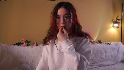 Snapshot of britthe chatting on 07.04.26 Lina online show from 07.04.26