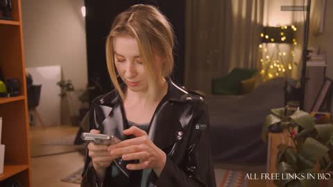 Anna online show from 12.23.24