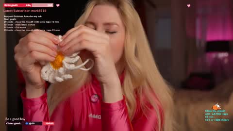 Snapshot of bronnica chatting on 04.11.26 Anna online show from 04.11.26