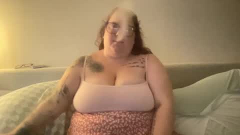 Snapshot of brookenicole3 chatting on 09.24.25 Madam Brooke online show from 09.24.25