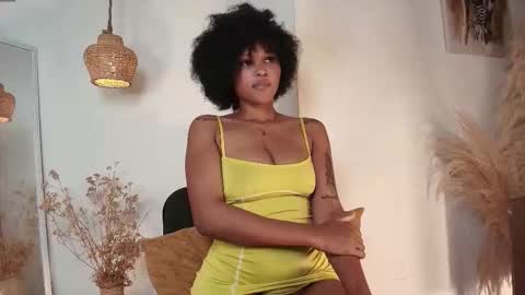 Snapshot of brownluxe chatting on 01.19.26 brownluxe online show from 01.19.26