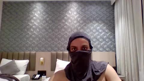 Snapshot of brownmanin40s chatting on 06.02.26 brownmanin40s online show from 06.02.26