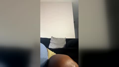 Snapshot of brownnnjuicy chatting on 12.17.25 brownnnjuicy online show from 12.17.25