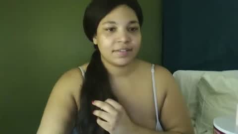 Snapshot of brownsugar0910 chatting on 11.30.25 EtherealLilac online show from 11.30.25