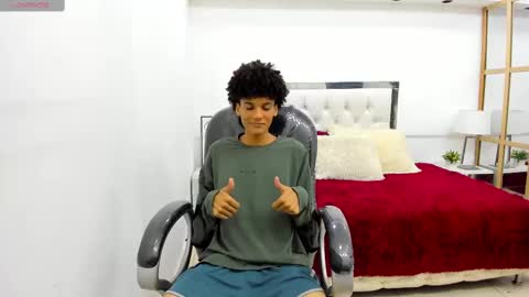 Snapshot of bruce_twink chatting on 02.16.25 B R U C E T W I N K online show from 02.16.25