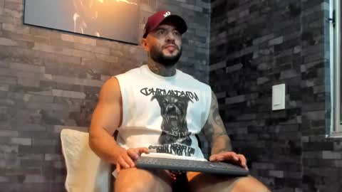 Snapshot of brucedallas chatting on 05.15.26 brucedallas online show from 05.15.26