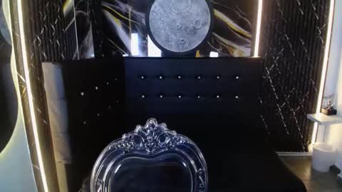 Bruja SCarlata online show from 11.04.25