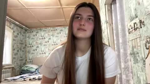 Snapshot of brunasizemore chatting on 06.19.26 Mila online show from 06.19.26