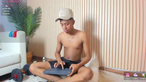 Snapshot of brunette__boy chatting on 09.26.25 Luis online show from 09.26.25