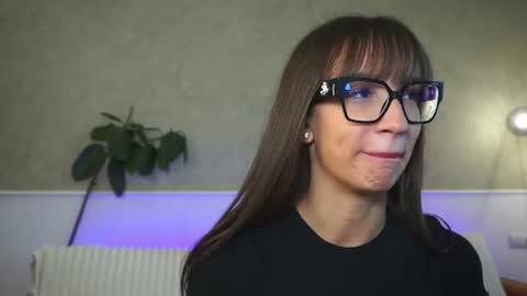 Snapshot of brunette_babee chatting on 06.24.26 brunette_babee online show from 06.24.26