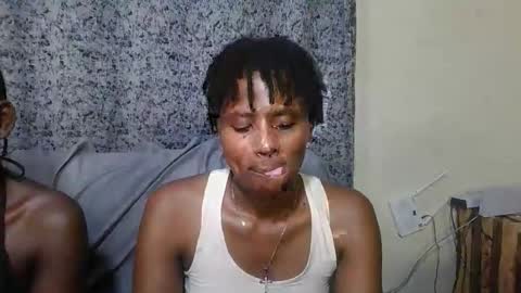 Snapshot of brunnette_blonde chatting on 03.10.26 everyday online show from 03.10.26