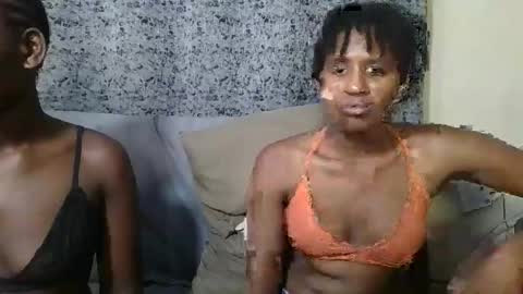 Snapshot of brunnette_blonde chatting on 03.10.26 everyday online show from 03.10.26