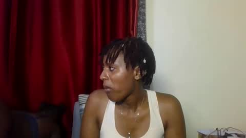 Snapshot of brunnette_blonde chatting on 04.08.26 everyday online show from 04.08.26