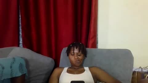 Snapshot of brunnette_blonde chatting on 04.11.26 everyday online show from 04.11.26