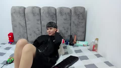 Snapshot of bruno_cruz chatting on 04.25.26 Bruno Cruz online show from 04.25.26