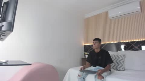 Snapshot of bruno_fox_ chatting on 06.22.26 Bruno online show from 06.22.26