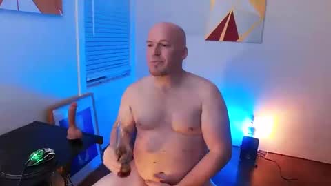 Snapshot of btmcub_sandiego chatting on 02.15.25 bottom freak online show from 02.15.25