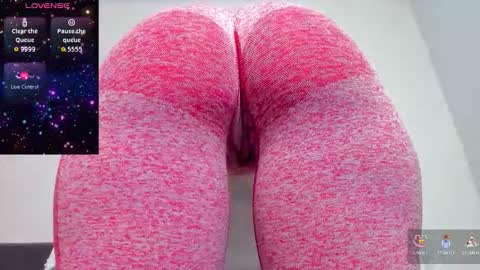 Snapshot of bubblebum4you chatting on 10.01.25 bubblebum4you online show from 10.01.25