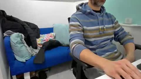 Snapshot of bubblebumdave chatting on 02.04.25 Bubblebum online show from 02.04.25