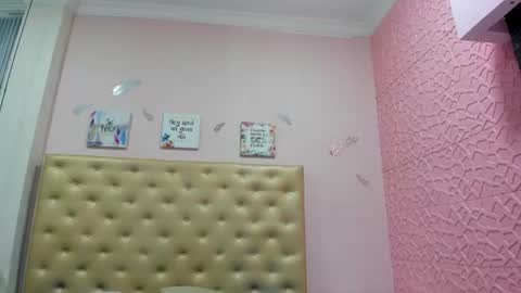 Snapshot of bubblex_ chatting on 06.15.26 online show from 06.15.26