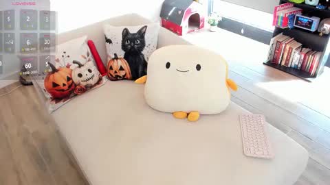 Snapshot of bubblybomba chatting on 10.14.25 Bomba  online show from 10.14.25