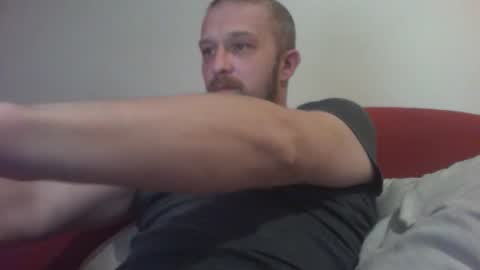 Snapshot of budgie1095 chatting on 01.04.25 budgie1095 online show from 01.04.25