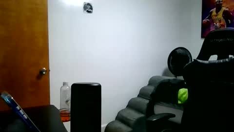 buffsexyman24 online show from 04.01.26