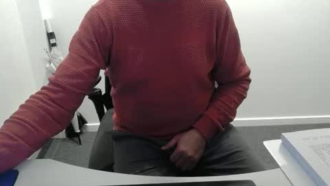 Snapshot of buggemann chatting on 10.02.25 buggemann online show from 10.02.25