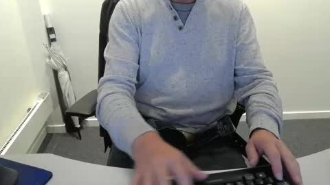 Snapshot of buggemann chatting on 10.03.25 buggemann online show from 10.03.25