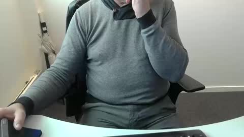 Snapshot of buggemann chatting on 10.13.25 buggemann online show from 10.13.25