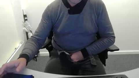 Snapshot of buggemann chatting on 10.17.25 buggemann online show from 10.17.25