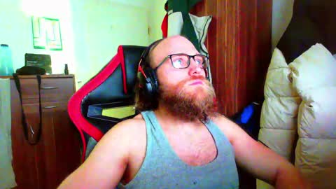 Snapshot of buhalteris chatting on 05.18.26 Lukas online show from 05.18.26