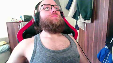 Snapshot of buhalteris chatting on 06.16.26 Lukas online show from 06.16.26
