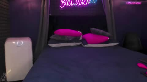 Snapshot of bull_vixen2001 chatting on 10.15.25 Bunny and The Rock online show from 10.15.25