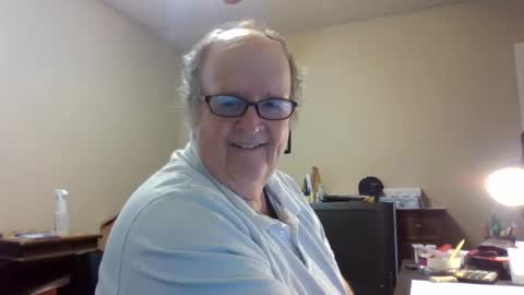 Snapshot of bullfrogg5050 chatting on 06.15.26 bullfrogg5050 online show from 06.15.26