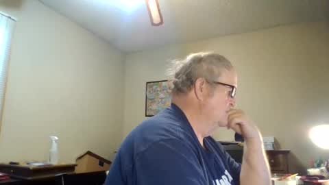 Snapshot of bullfrogg5050 chatting on 06.17.26 bullfrogg5050 online show from 06.17.26