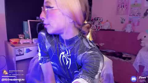 Snapshot of bun_nyx chatting on 10.31.25        online show from 10.31.25