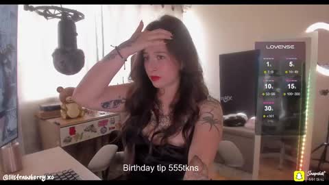Snapshot of bun_nyx chatting on 05.19.26 online show from 05.19.26