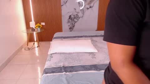 Rossi Hill online show from 03.17.26