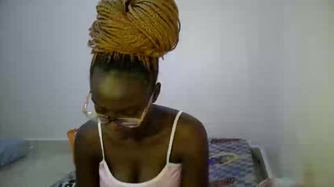 Snapshot of bunny_bliss1 chatting on 05.12.26 bunny_bliss1 online show from 05.12.26