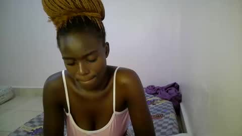 Snapshot of bunny_bliss1 chatting on 05.24.26 bunny_bliss1 online show from 05.24.26